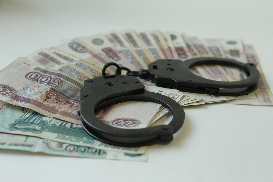 Сторожа частного дома жестоко избили и похитили его деньги и документы