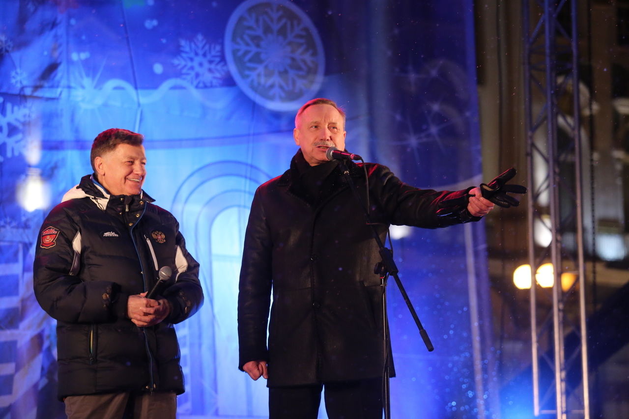 Александр Беглов поздравил петербуржцев с наступающим Новым годом