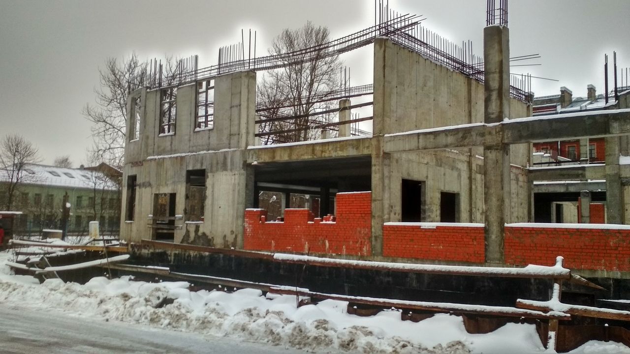 Александр Беглов проверил ход строительства реабилитационного центра на Васильевском острове