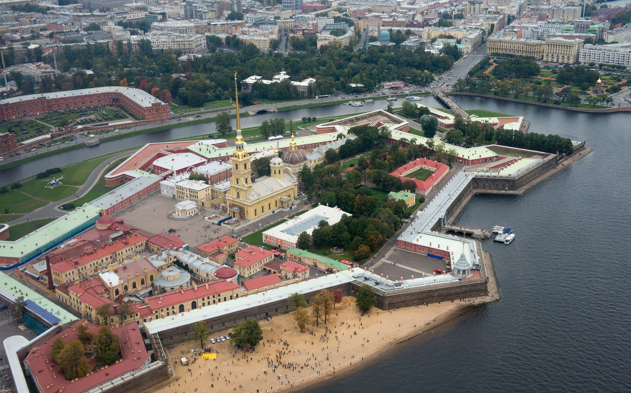 Вид на петропавловскую крепость сверху