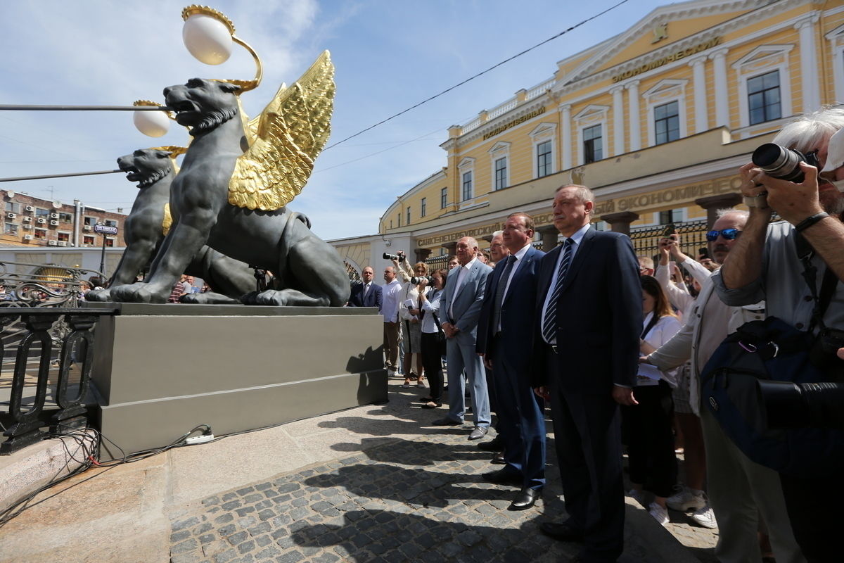 Кто построил банковский мост