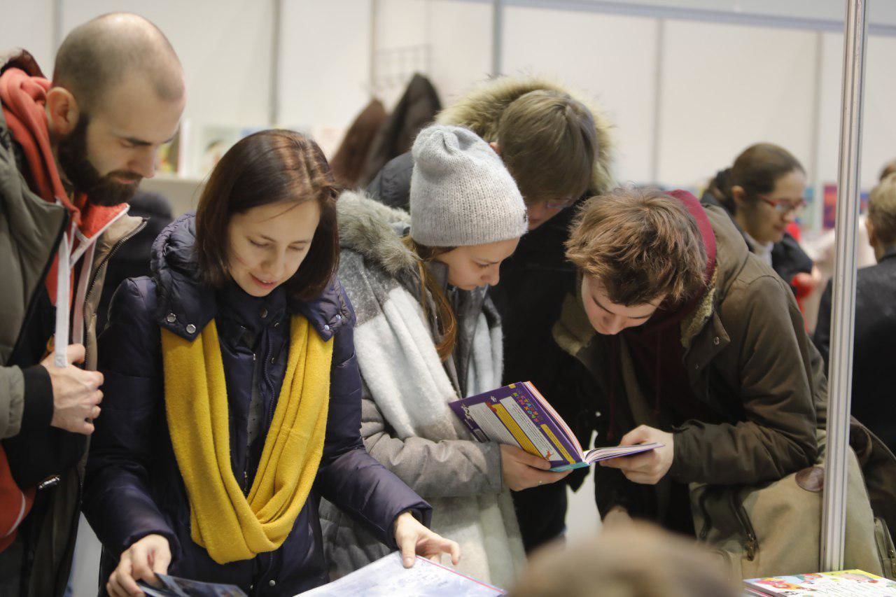 Санкт-Петербургский новогодний книжный салон готовит новые издания, встречи с писателями, театральные постановки