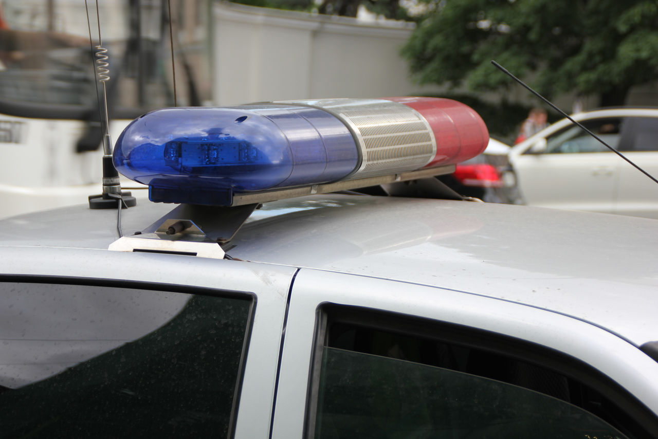 В Парголово на детской площадке подростки палками избили 10-летнего мальчика 