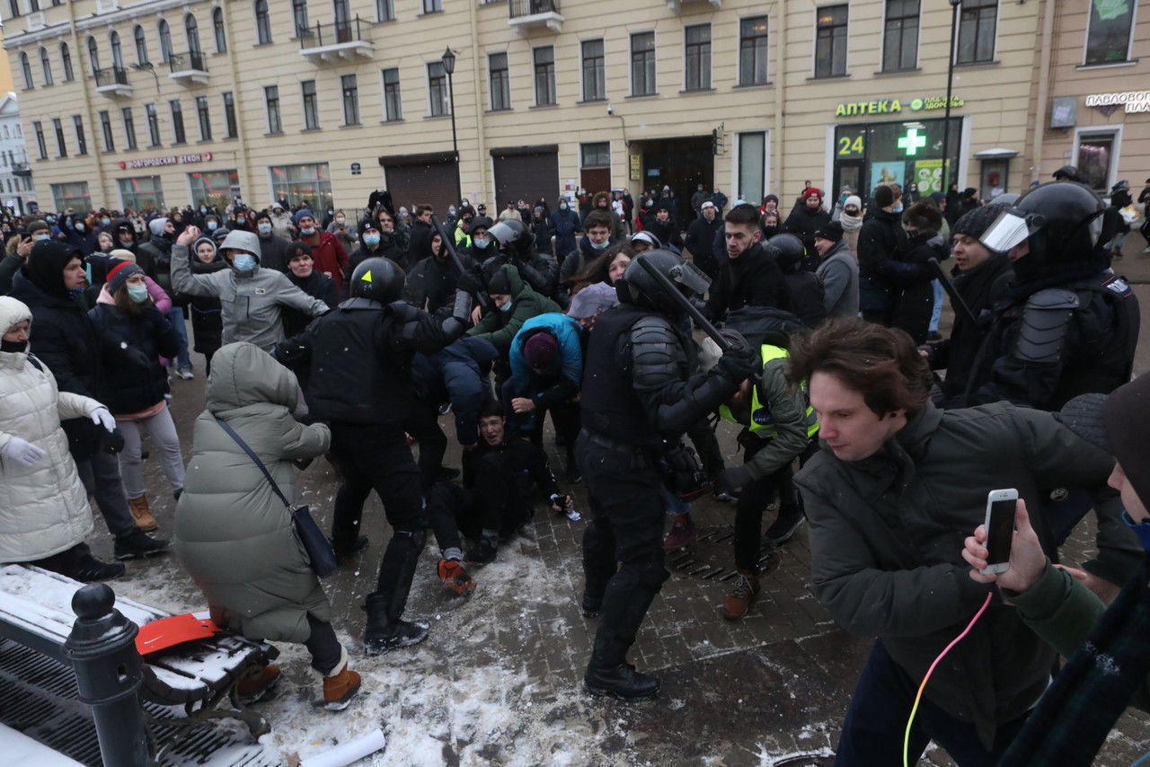 Спб 4 5 ноября. Протесты 31 января 2021 в Санкт Петербурге. Несанкционированный митинг. Митинги в Санкт-Петербурге сейчас. Стихийный митинг.